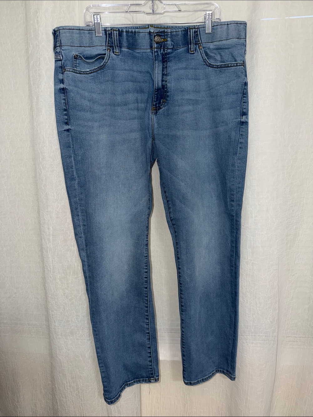 Lee 40 x 32 Extreme Motion Medium Wash Blue Jeans